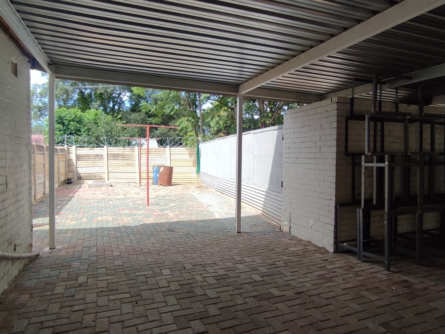 8 Bedroom Property for Sale in Brandwag Free State